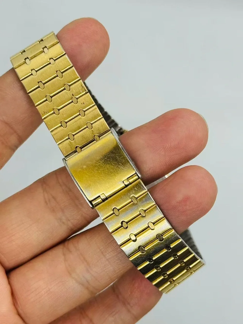 Vintage Pulsar Men Quartz Watch Gold Tone 26mm Rectangular Case New Battery Runs